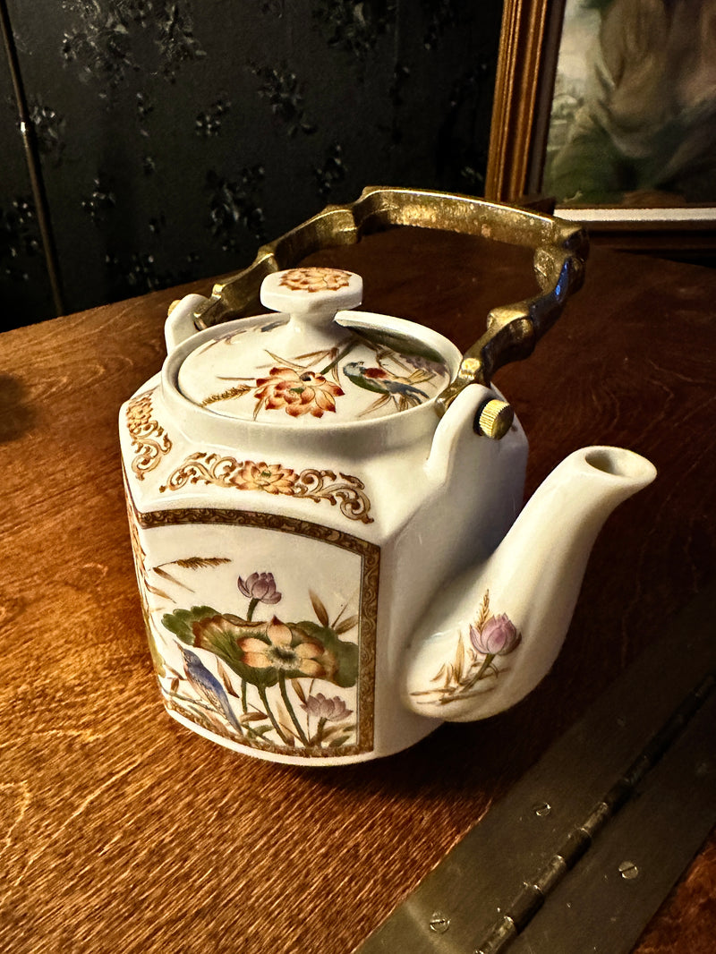 Stafford Fine Porcelain Tea Pot, Mid-20th Century Japanese Export
