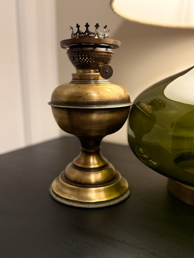 C. 1900–1930 English Brass Oil Lamp With Kosmos-Brenner Burner