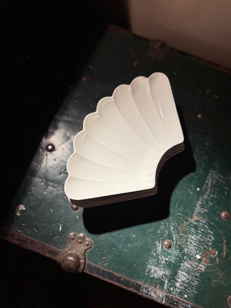 Set of 4 Mid-Century California Shell Dishes, C613 (c. 1955)