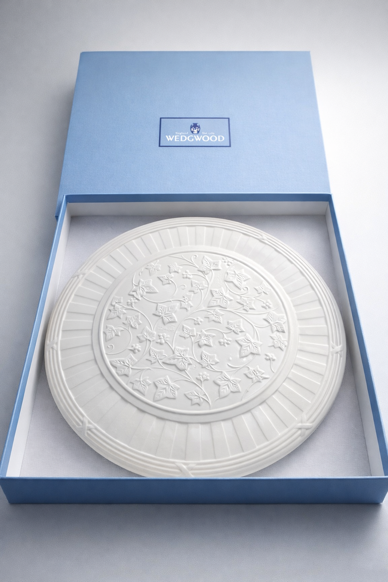 Wedgwood Classic Garden Embossed Earthenware Plate, Made in England, 1996