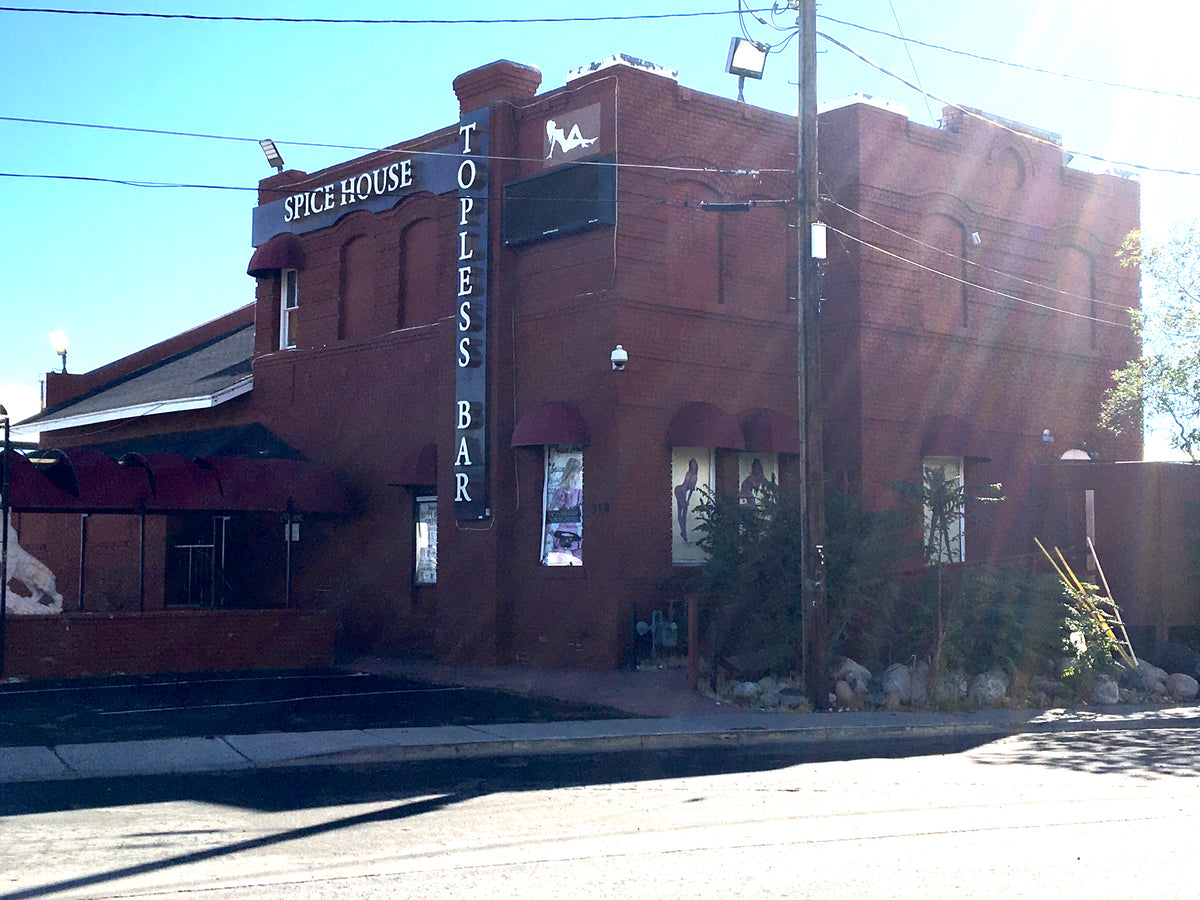 The brick Rainier Brewing Company Bottling Plant of 1905 at 310 Spokane Street in Reno's old Fourth Street brewery district. Photo by JMcFNV, CC BY-SA 4.0.