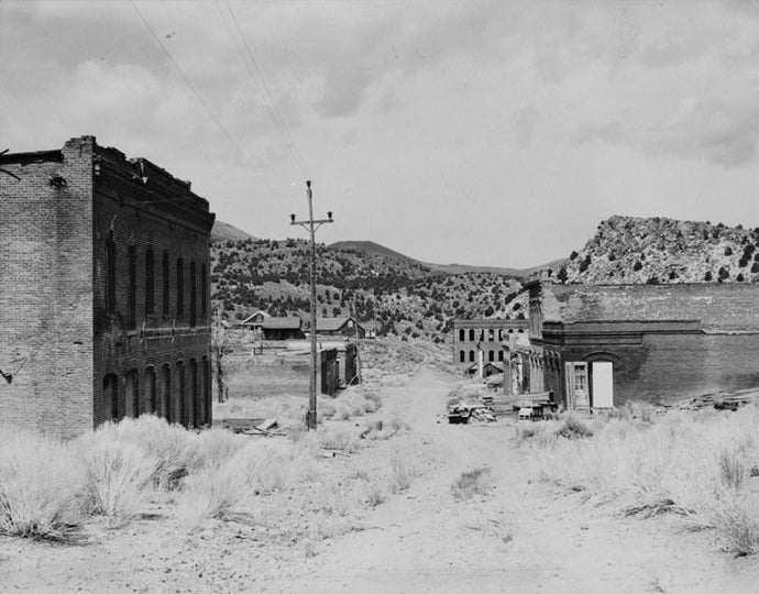 Main Street, general view of Aurora, Nevada, c. 1934 (public domain) - Historic American Buildings Survey, Library of Congress