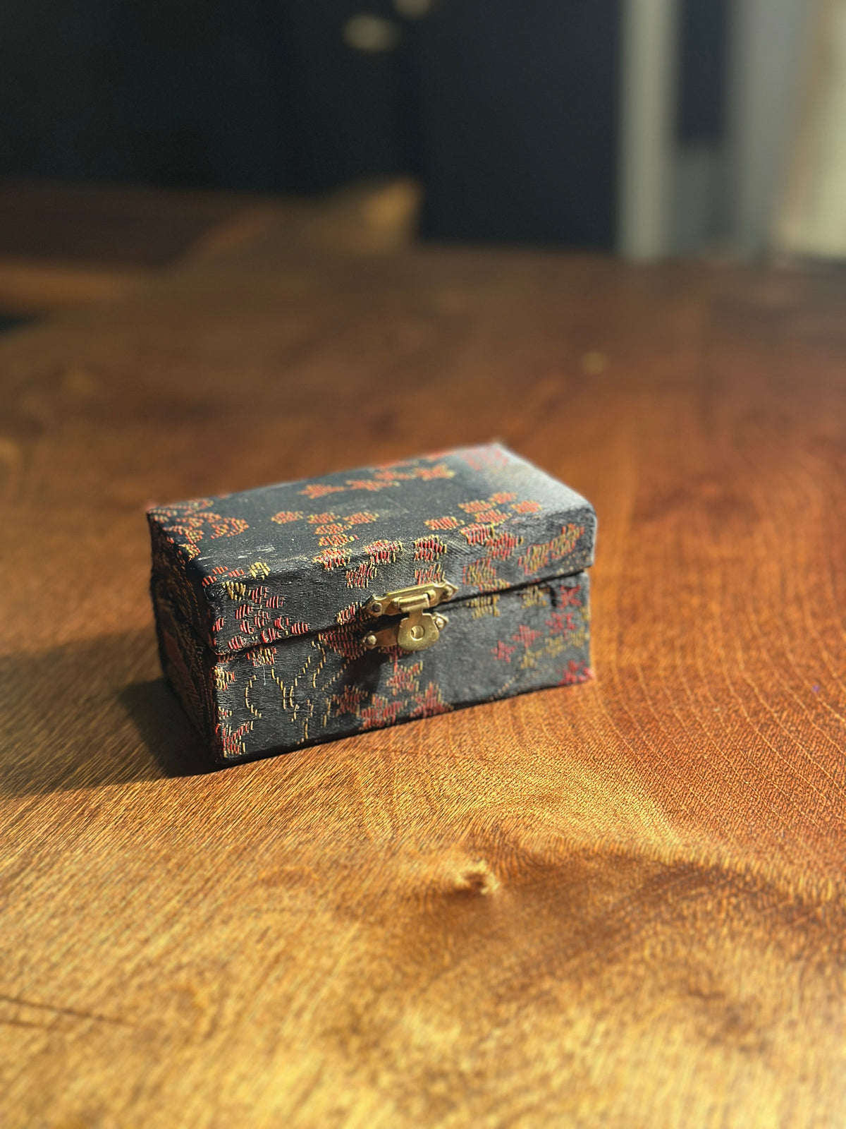 Vintage Chinese cloisonné yin yang Baoding balls in a silk-lined box, mid-20th century