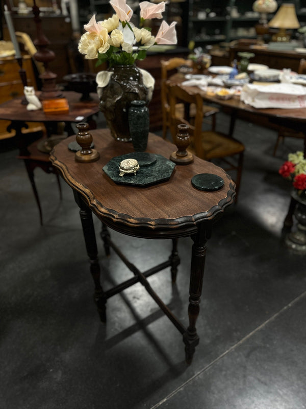 Hannahs Walnut Oval Pie Crust Occasional Table, Kenosha, c. 1920–1935