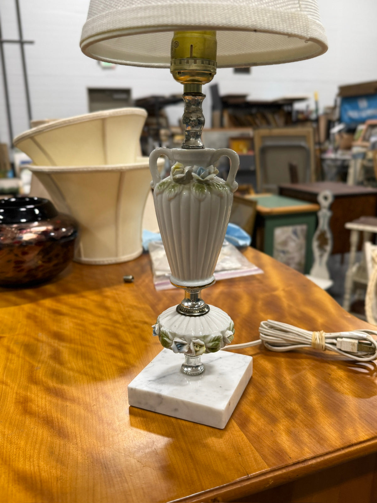 C. 1950s Vintage Porcelain Rose Urn Table Lamp with Marble Base