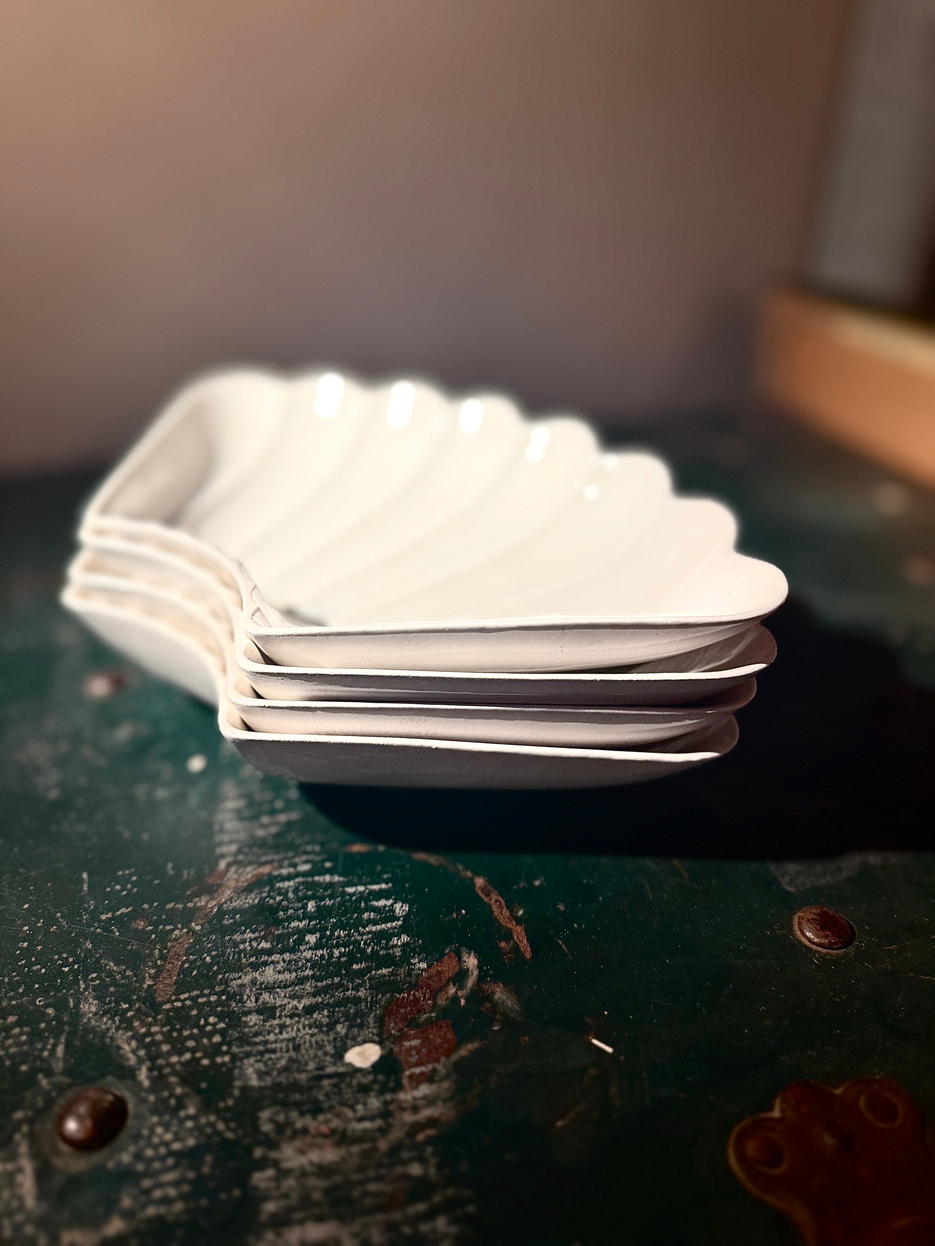 Set of 4 Calif USA C613 Shell Serving Dishes Vintage White