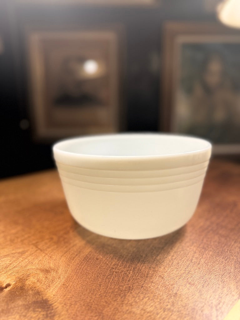 Hamilton Beach Milk Glass Bowl c.1935–1950 | Vintage American Kitchenware