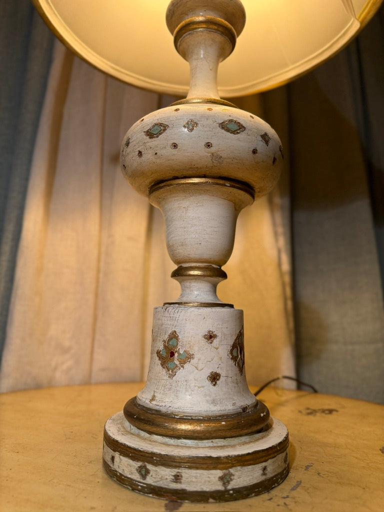 Mid-Century Spanish Revival Gesso Table Lamp (c.1940–1955) – Hand-Painted Ivory Finish with Moorish Motif