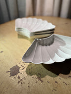 Set of 4 Mid-Century California Shell Dishes, C613 (c. 1955)