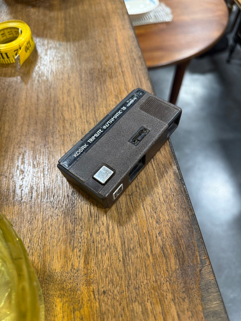 Vintage Kodak Trimlite Instamatic 18 110 Film Pocket Camera c. 1970s