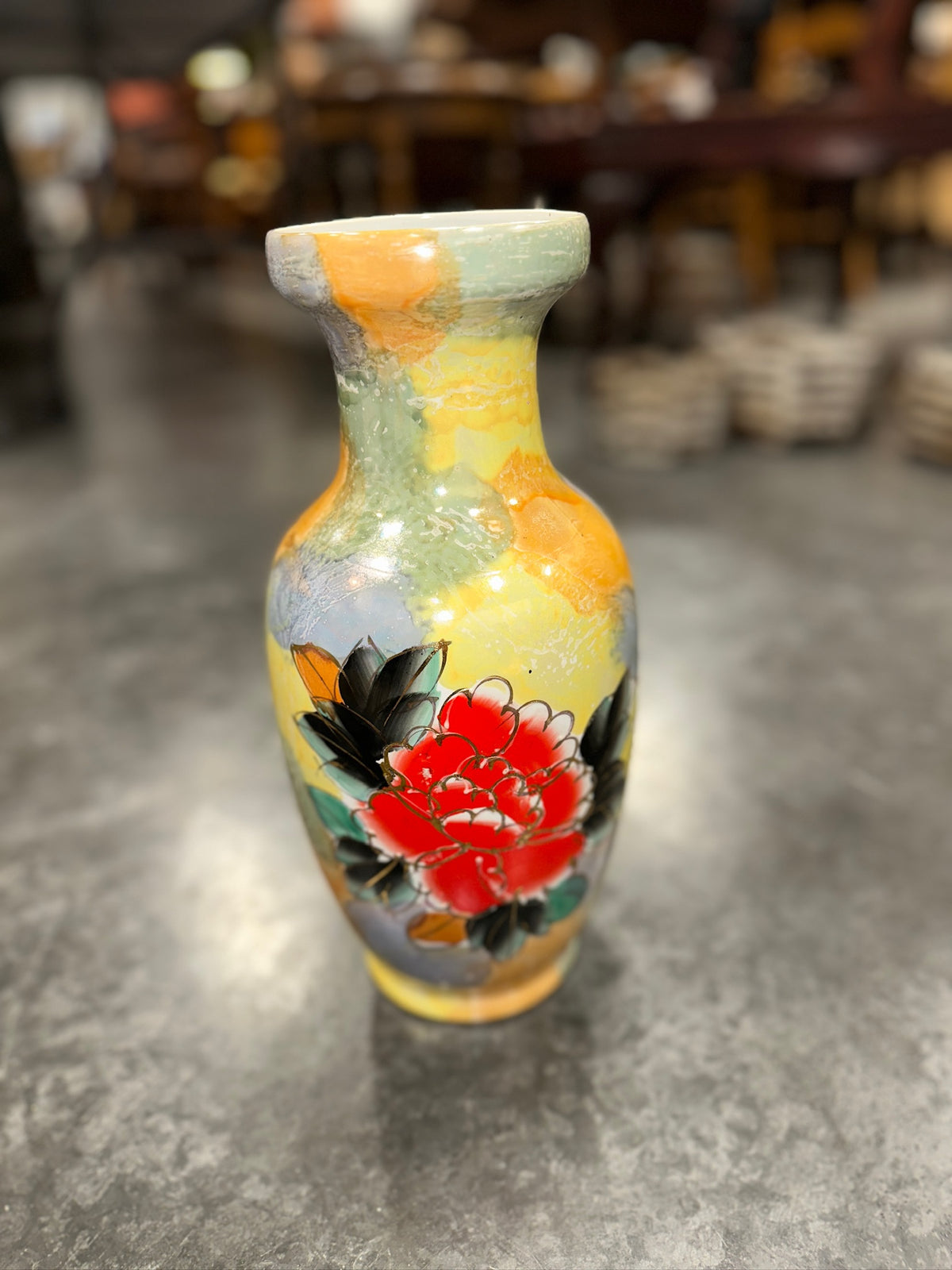 Baluster Vase in Porcelain with Flowing Lustre Ground and Hand-Painted Peonies in Raised Gold, Chinese Export, c. 1980–2010