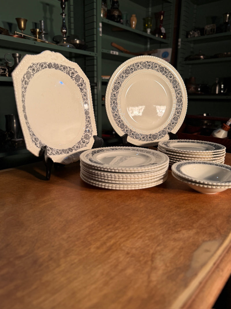 Antique George Jones Crescent Transferware Set of 20, c. 1893–1920
