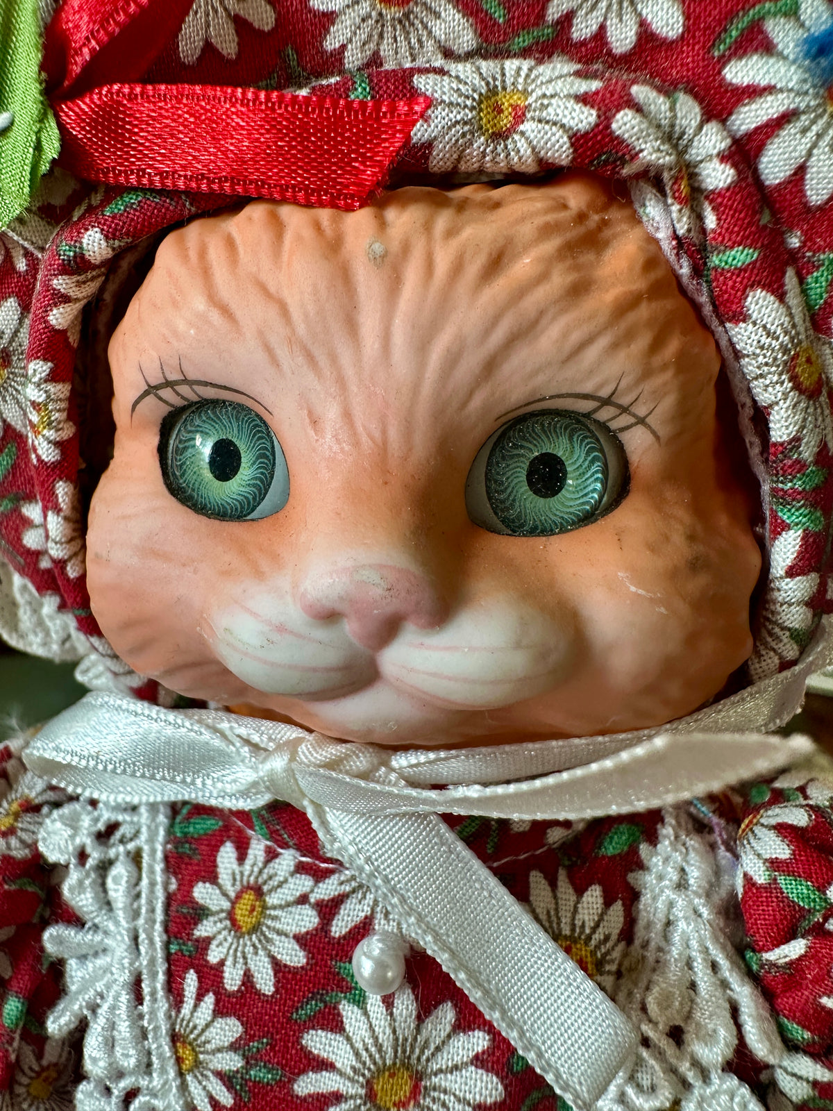 Betty Jane Carter “Bonnet Belle Cats” Porcelain Doll, Ms. Purry Peaches, 1994 | Curated Reduction