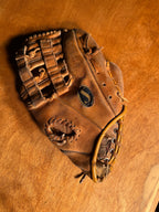 Vintage Spalding Carl Yastrzemski 42-5375 Baseball Glove, c. 1967–1978