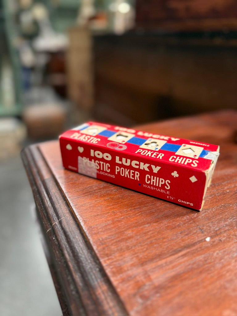 c. 1950s 100 Lucky Plastic Poker Chips Box