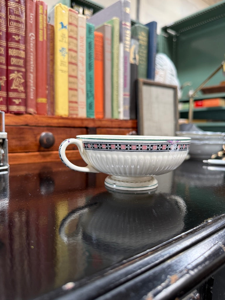 c. 1920s Wedgwood Trentham Double-Handled Cup