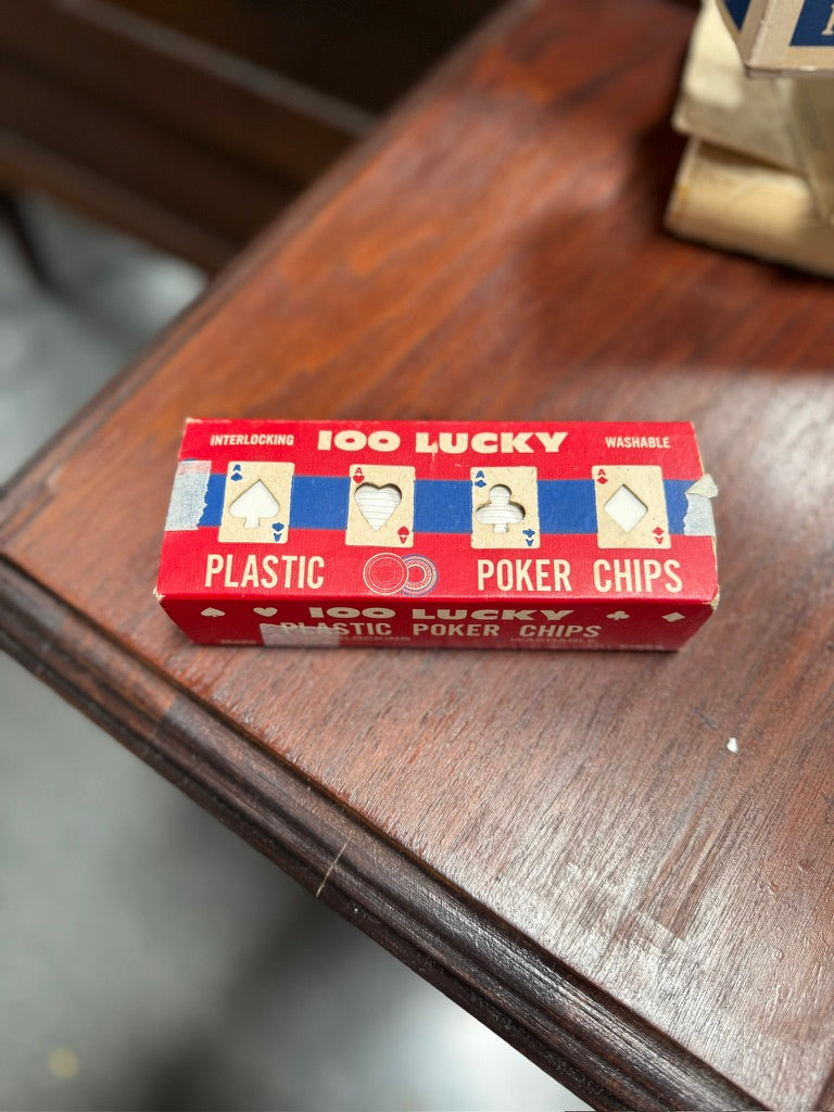 c. 1950s 100 Lucky Plastic Poker Chips Box