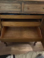 Antique Georgian Revival / Queen Anne Style Gentleman’s Chest Of Drawers Dresser with Pull-Out Trays, c. 1920s–1940s