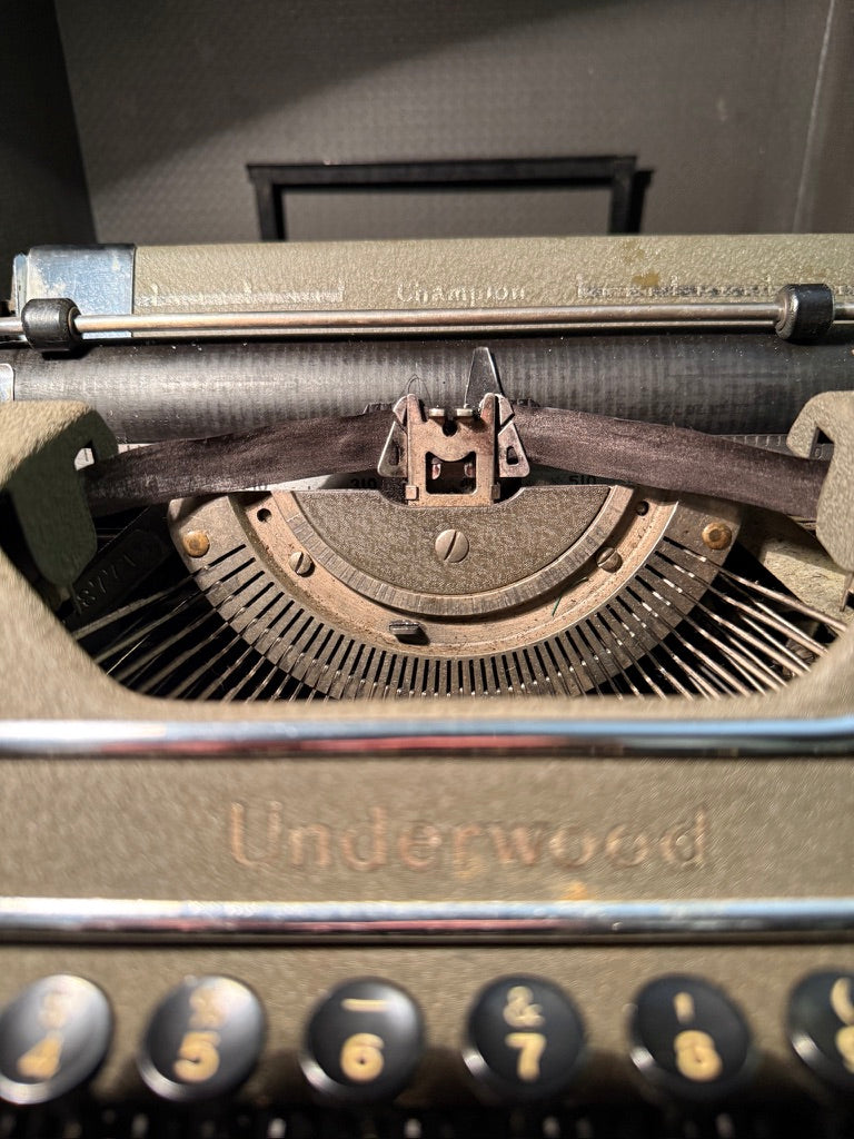 1936 Underwood Champion Portable Typewriter with Original Case