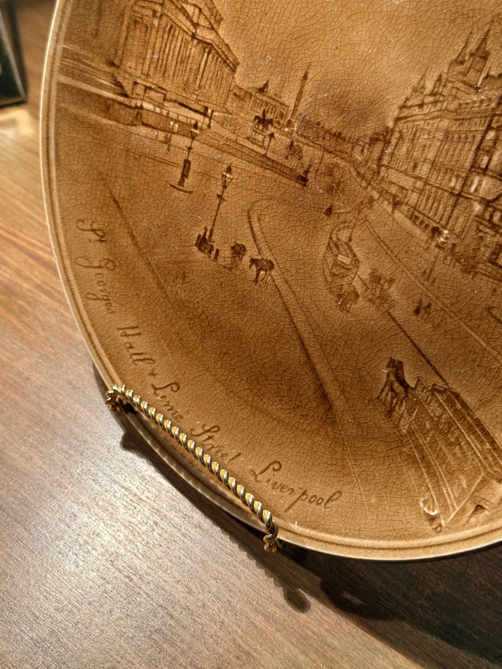 French Souvenir Transferware Plate Depicting St. George’s Hall, Liverpool, c. 1900–1920