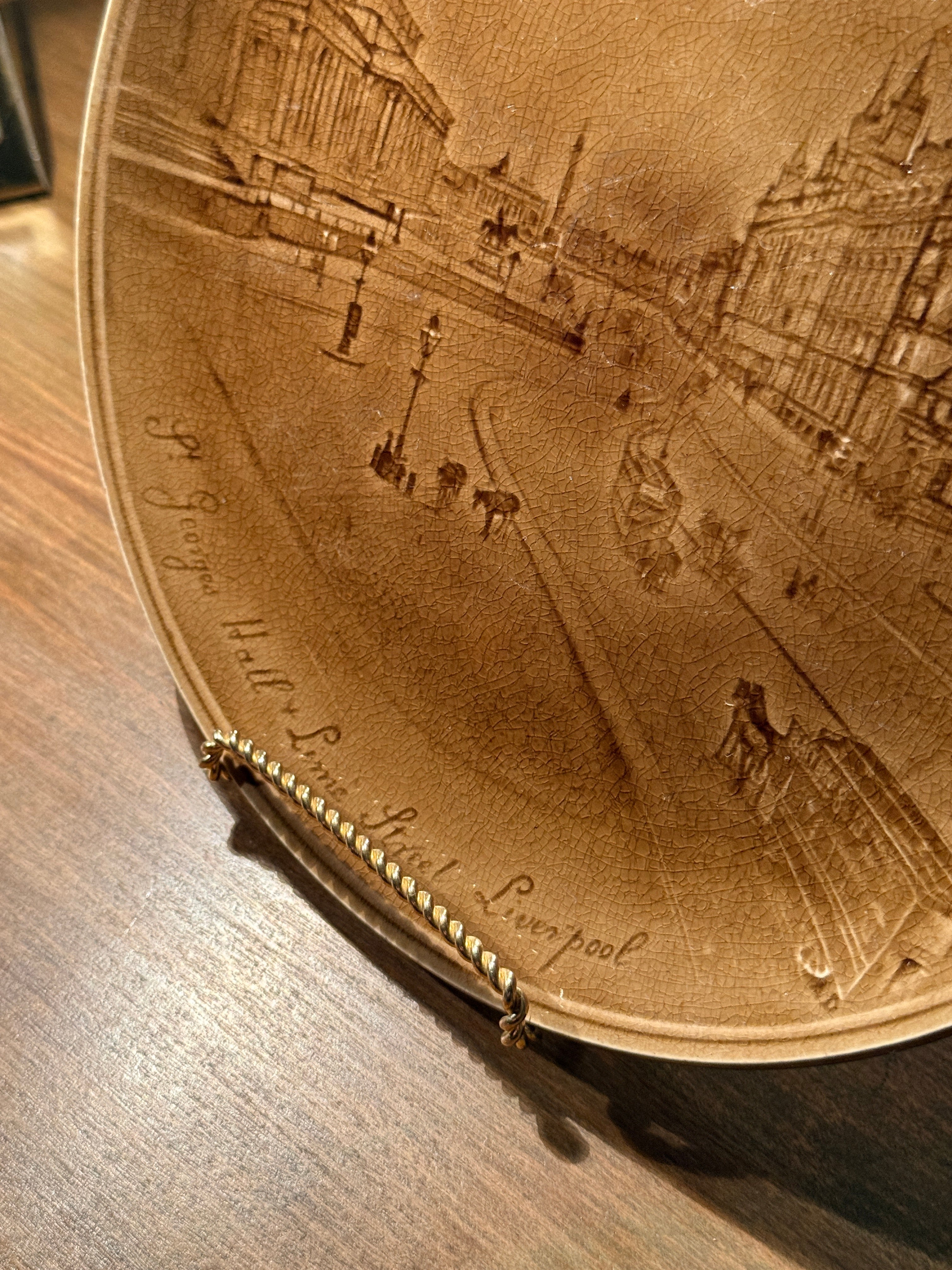 French Souvenir Transferware Plate Depicting St. George’s Hall, Liverpool, c. 1900–1920