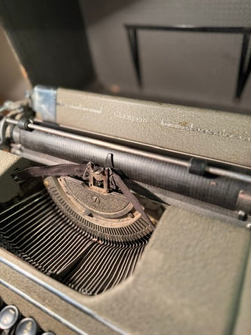 1936 Underwood Champion Portable Typewriter with Original Case