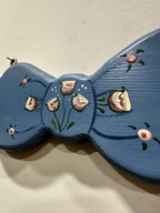 Hand-Painted “Welcome Friends” Folk Art Wooden Wall Plaque, c. 1970s–1980s