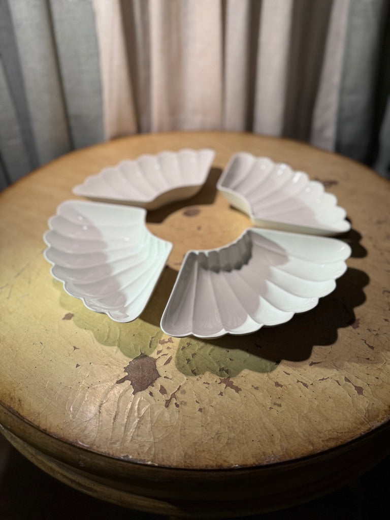 Set of 4 Mid-Century California Shell Dishes, C613 (c. 1955)