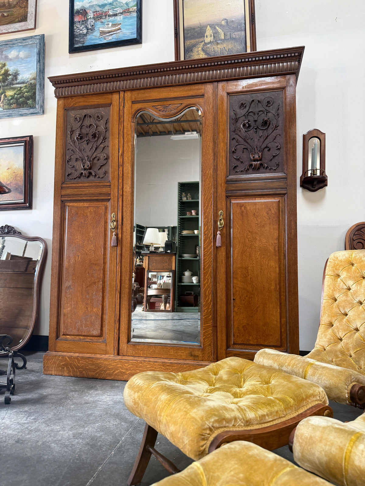 Antique Edwardian Art Nouveau Carved Oak Triple Wardrobe, Bevelled Mirror Door, Poppy and Bird-Head Panels, c. 1900–1910