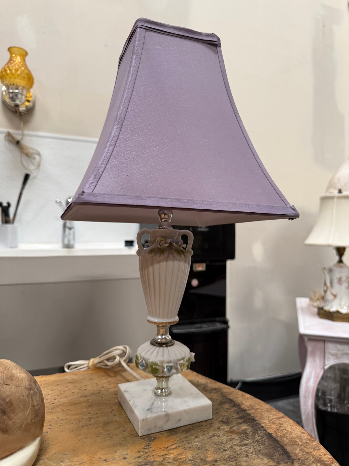 Italian Porcelain Urn Boudoir Lamp with Applied Roses on Carrara Marble Base, c. 1950s