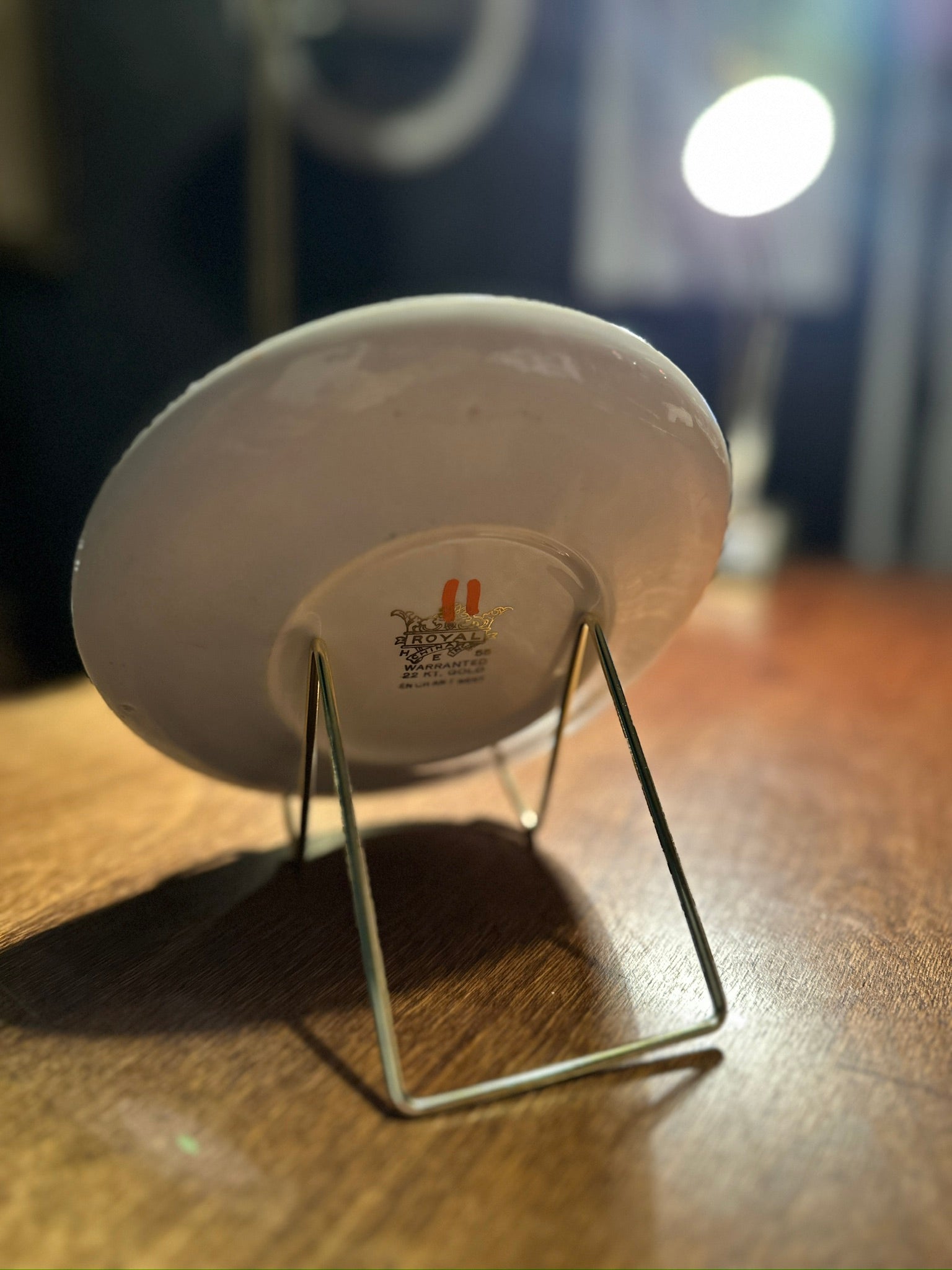 Vintage Royal China Porcelain Dessert Plate with Gilt Tulip Border, c. 1940s–1950s