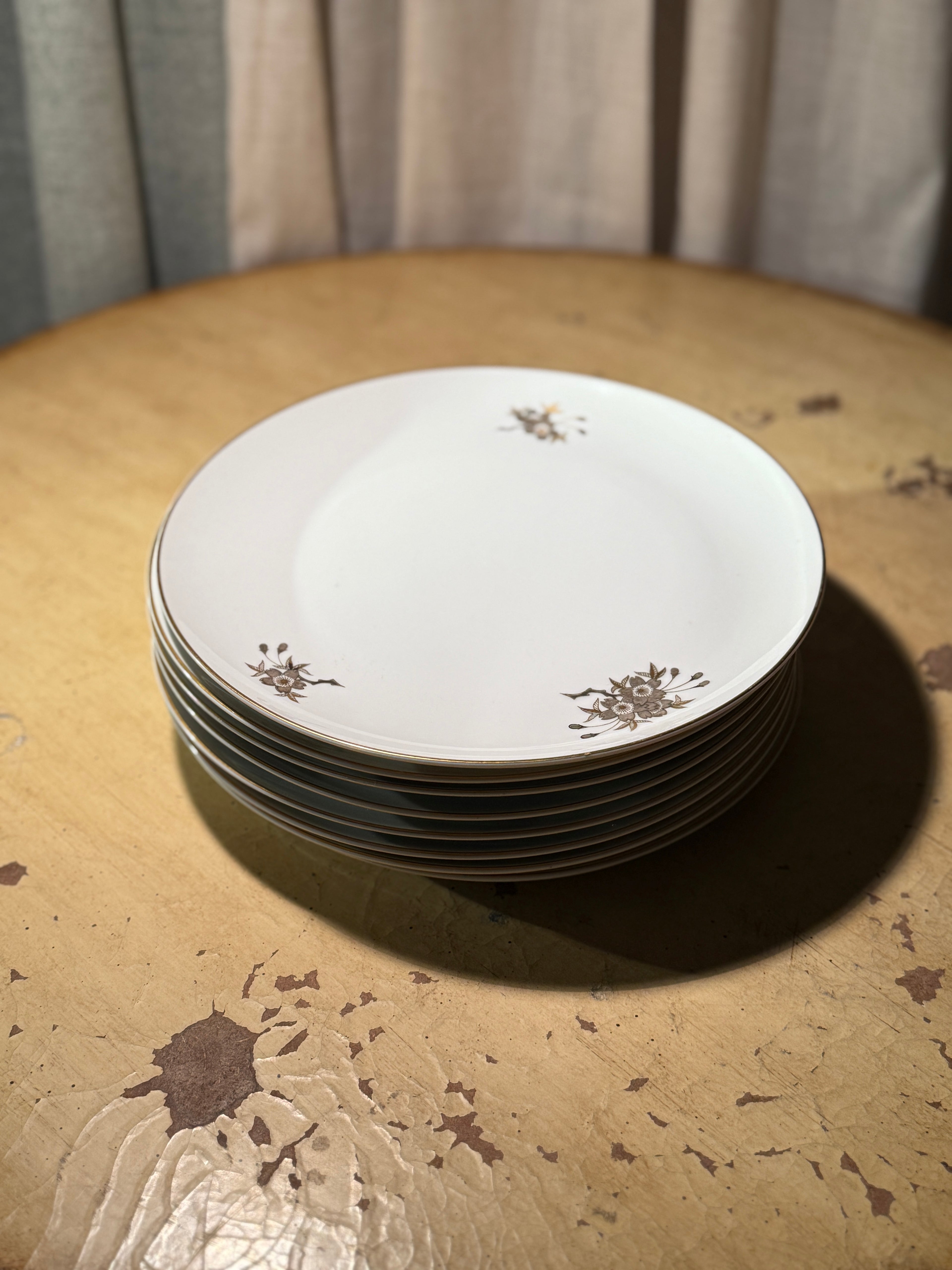 Fukagawa Arita Porcelain Dinner Plates Gold Floral Japan