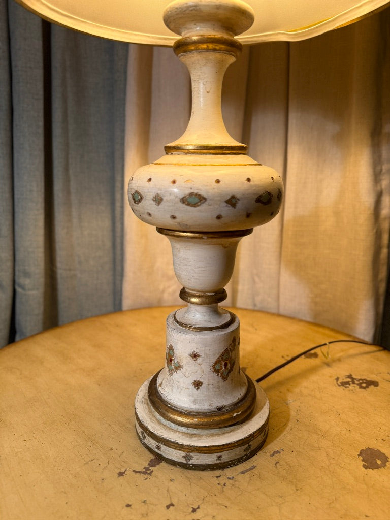 Mid-Century Spanish Revival Gesso Table Lamp (c.1940–1955) – Hand-Painted Ivory Finish with Moorish Motif