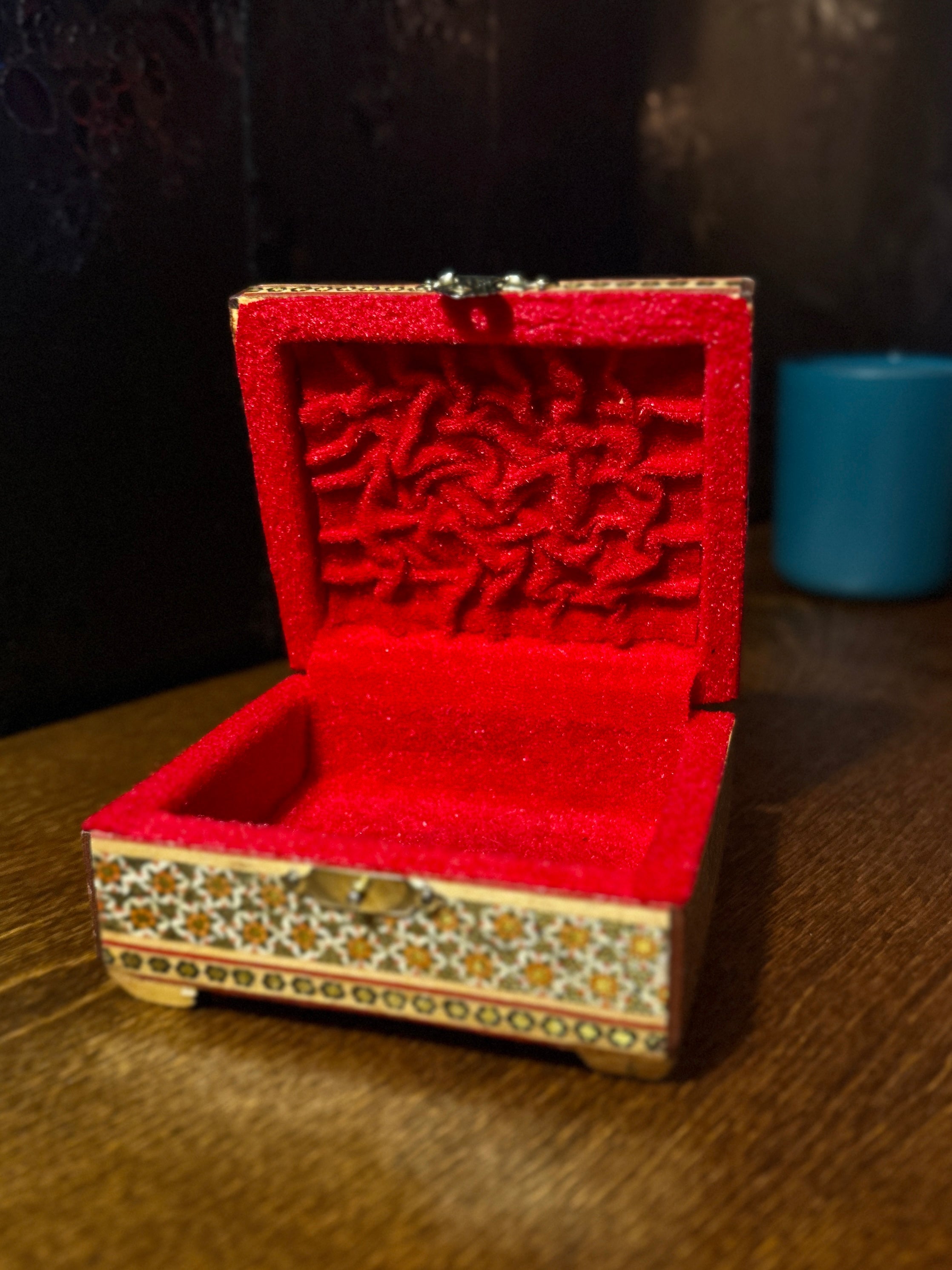 Handcrafted Indian Sadeli-Style Inlaid Trinket Box with Painted Bird Motif