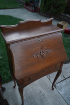 Antiquw Early 20th Century Oak Slant-Front Secretary Desk c. 1910