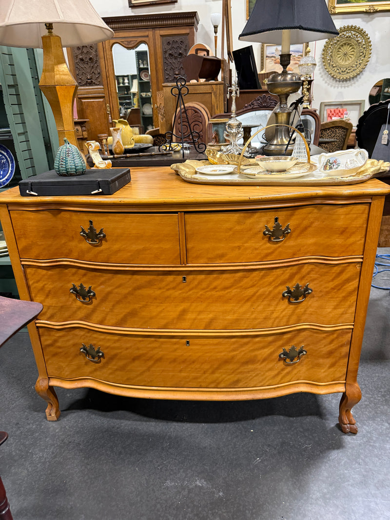Serpentine-Front Four-Drawer Chest in Figured Curly Maple, Bowed Top over Cabriole Legs with Carved Paw Feet, American, c. 1890–1915