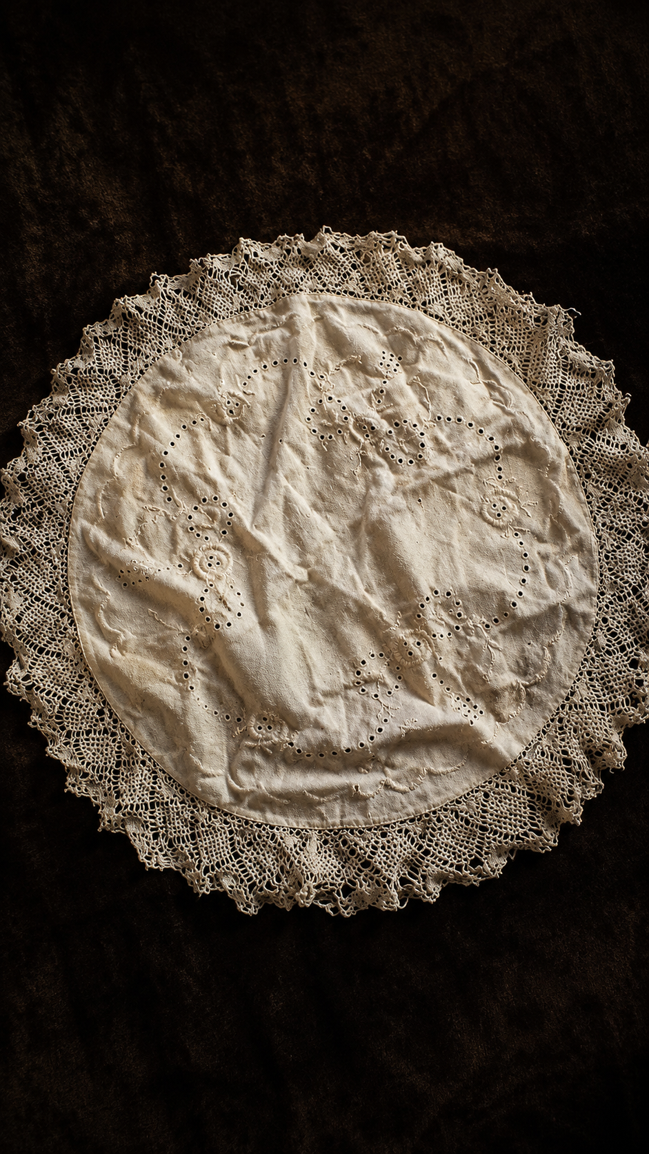 Antique Whitework Embroidered Linen Doily with Crochet Lace Border, Circa 1920s–1940s