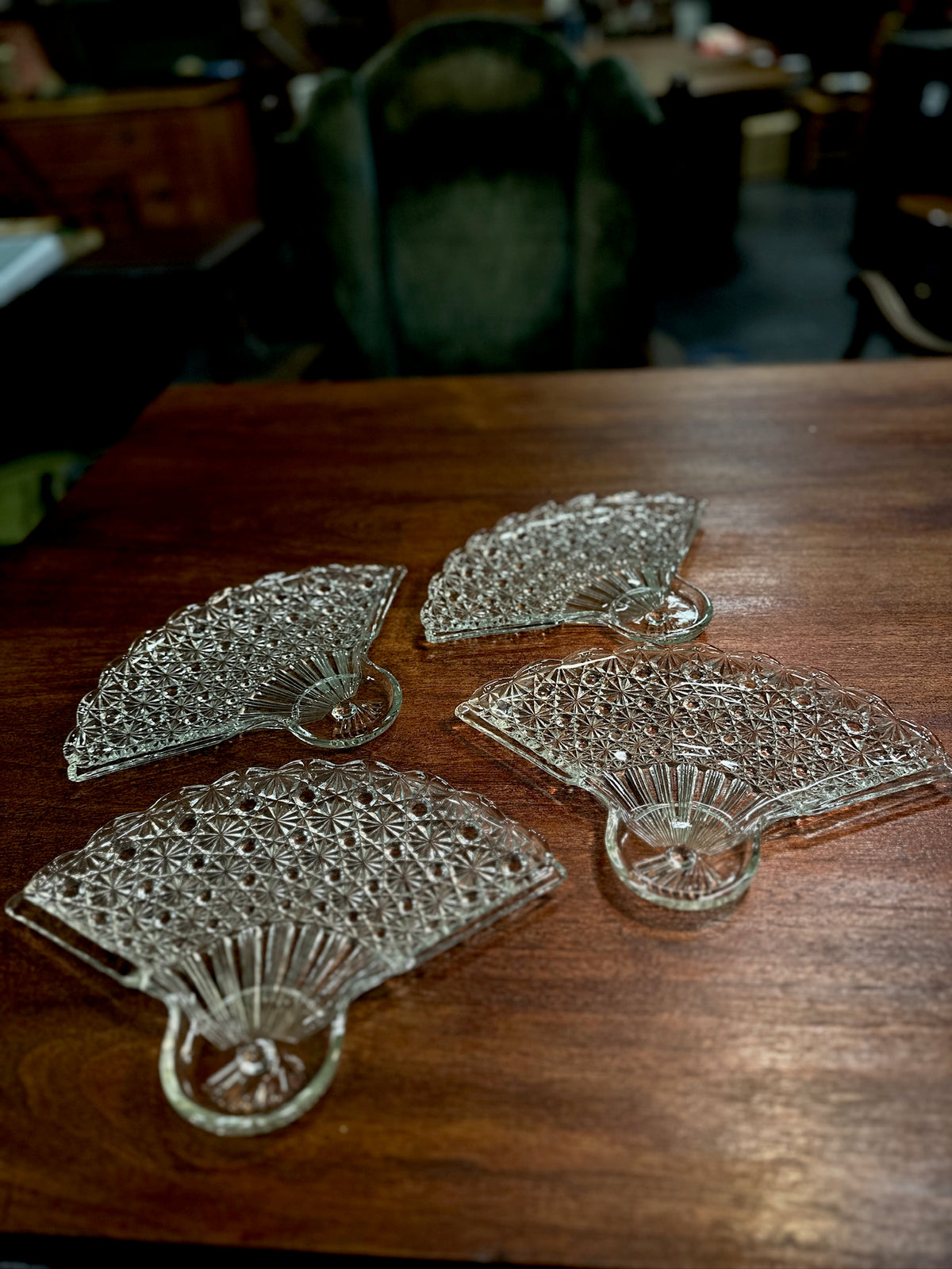 Set of Four Daisy and Button Pressed Glass Fan Relish Dishes, Assembling into a Round Tray, c. 1930–1970