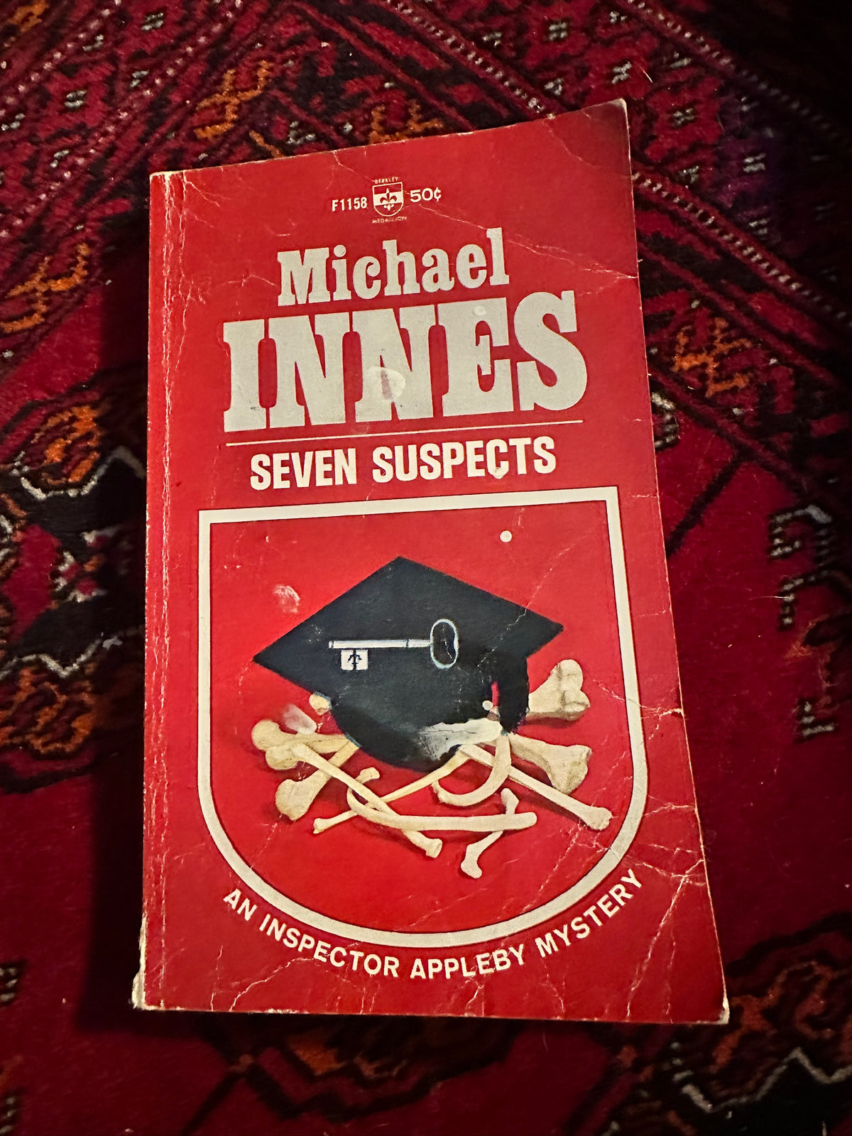 Michael Innes, Seven Suspects, Berkley Medallion Paperback F1158, the First Inspector Appleby Mystery, 1965