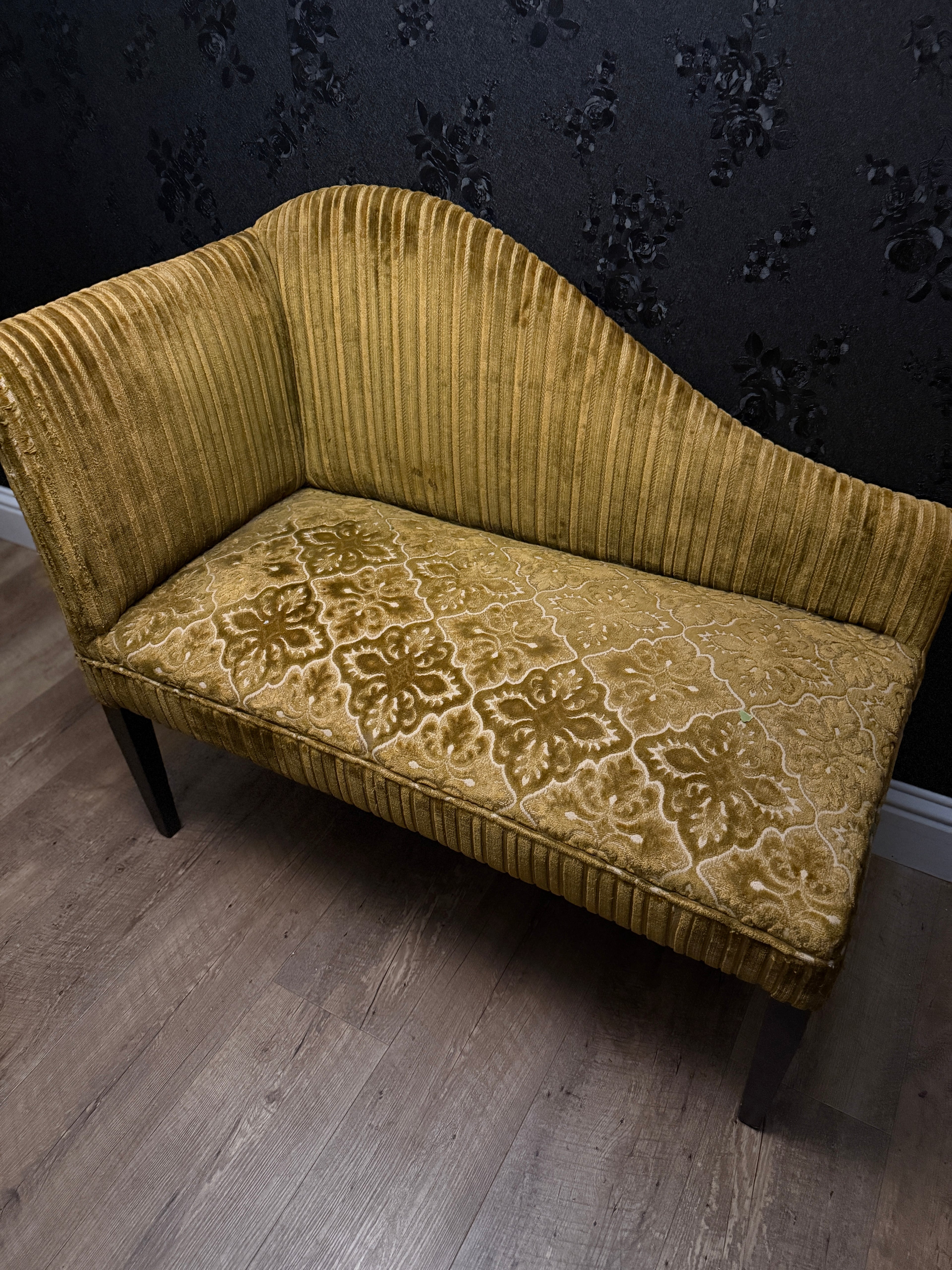 Mid-Century Hollywood Regency Slipper Settee — Tufted Gold Velvet, United States, Circa 1955–1965