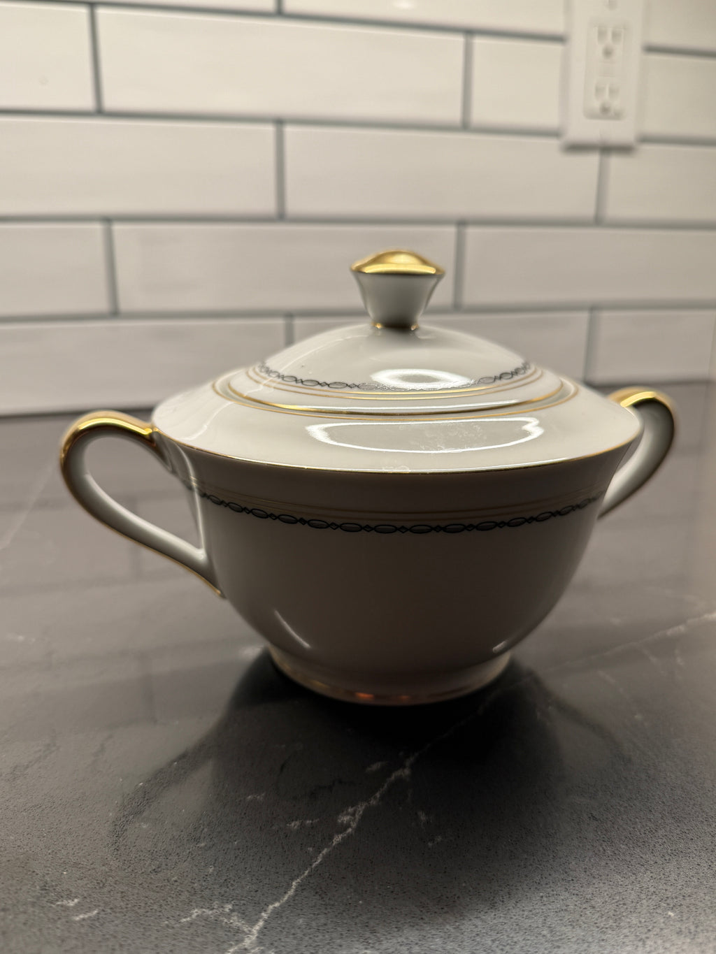 P.A. Arzberg Bavaria Porcelain Dinner Service — Gold Trim &amp; Chain Link Pattern, c. 1930–1950