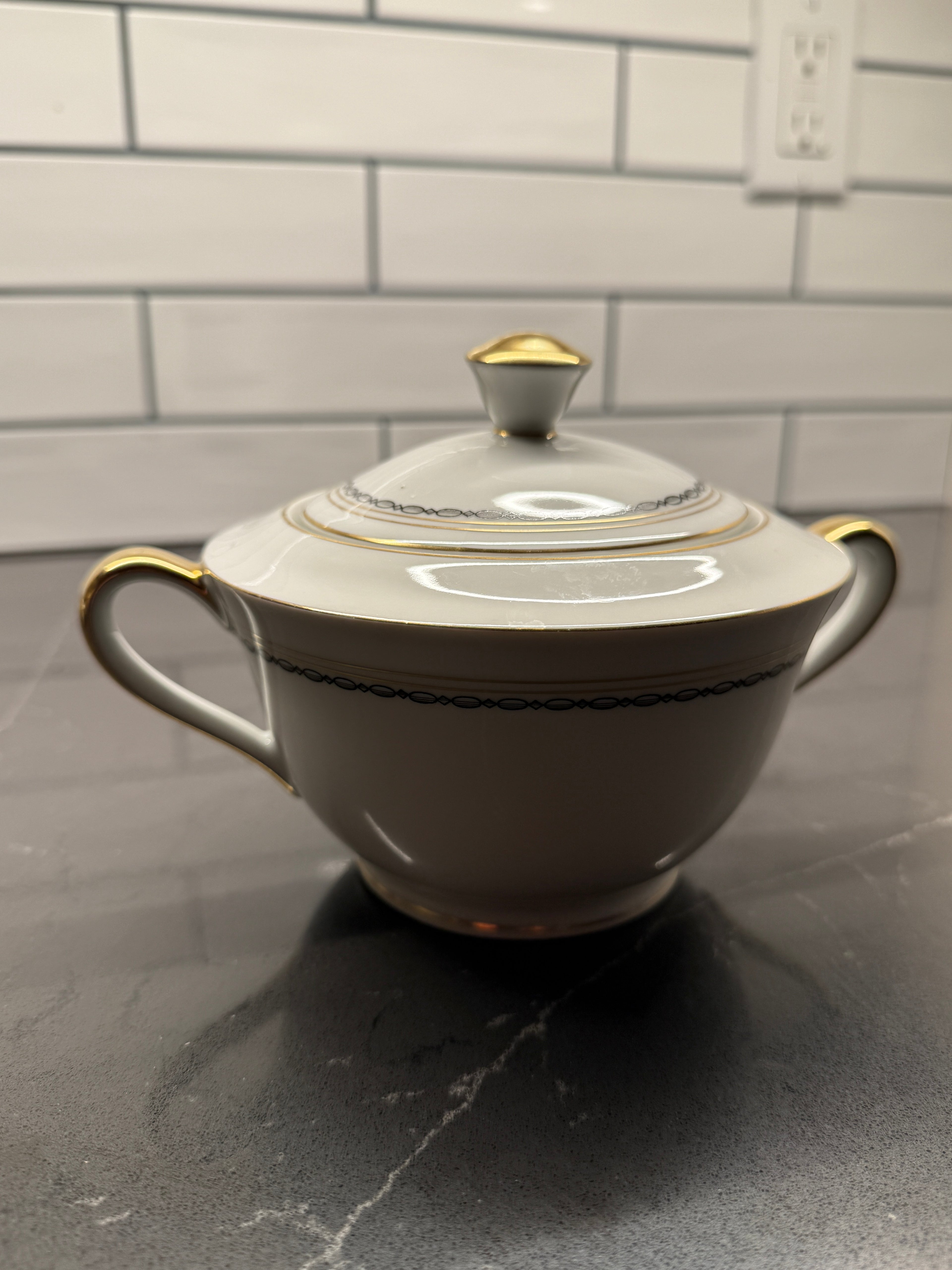 P.A. Arzberg Bavaria Porcelain Dinner Service — Gold Trim &amp; Chain Link Pattern, c. 1930–1950