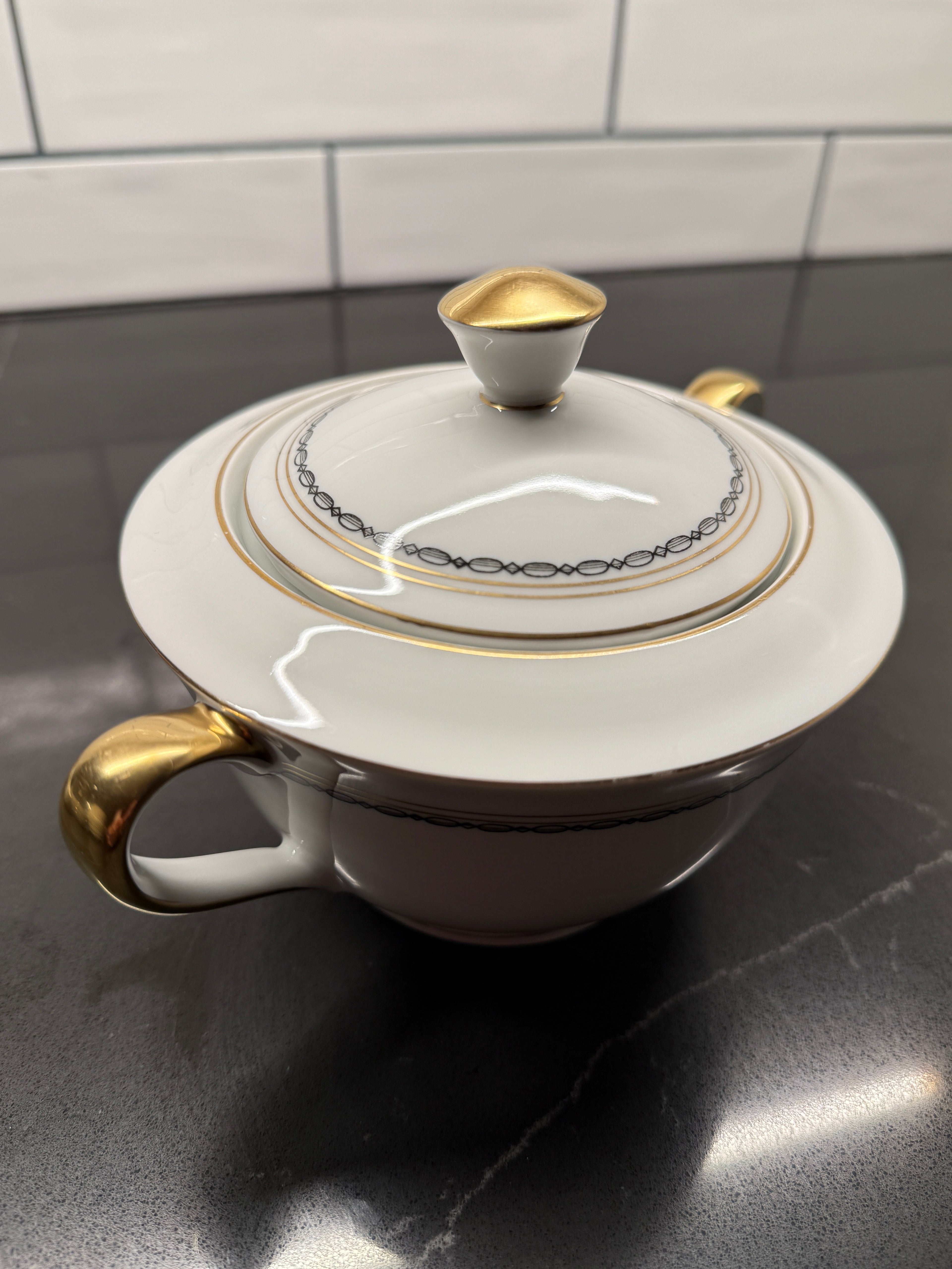 P.A. Arzberg Bavaria Porcelain Dinner Service — Gold Trim &amp; Chain Link Pattern, c. 1930–1950