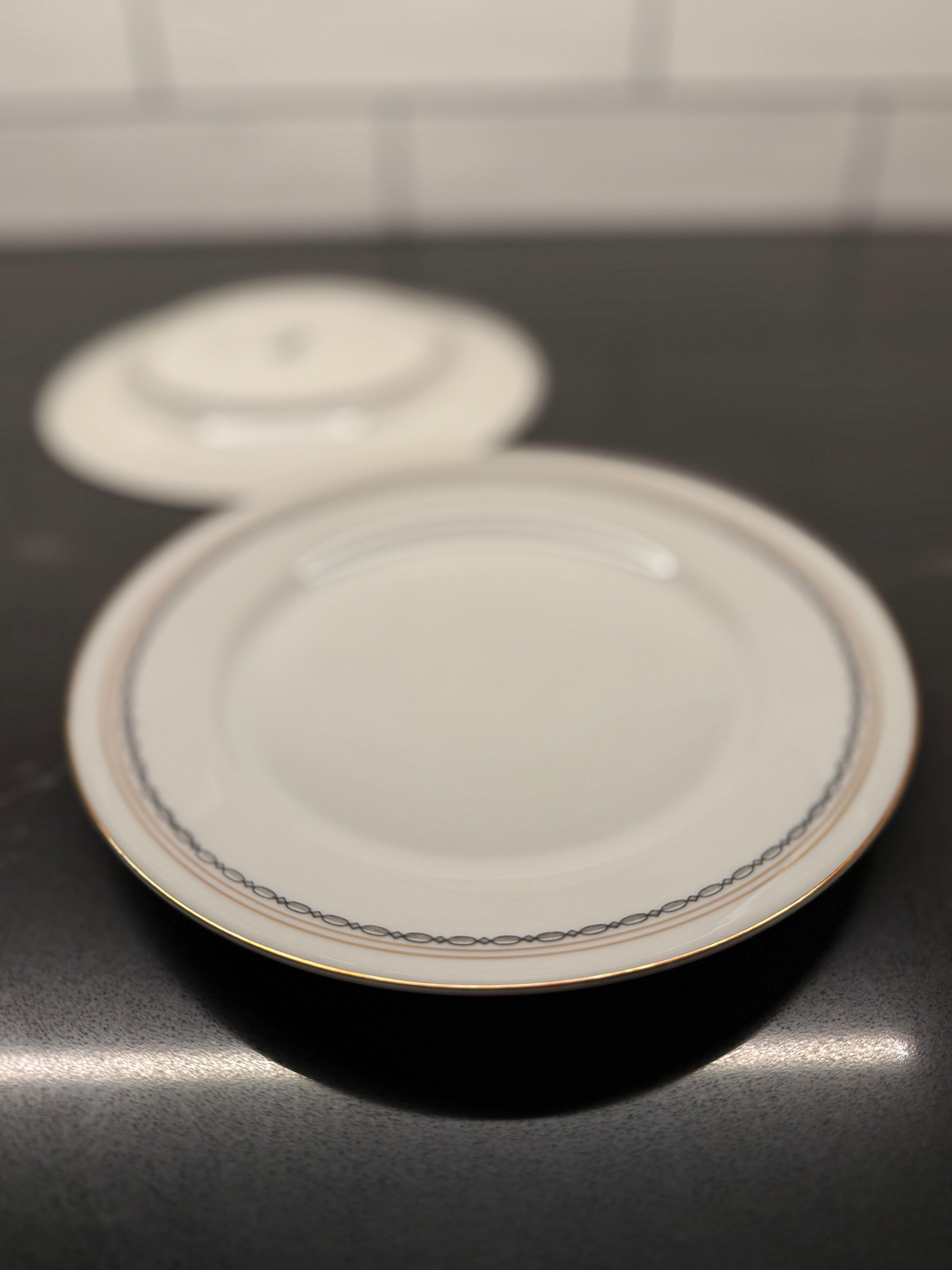 P.A. Arzberg Bavaria Porcelain Dinner Service — Gold Trim &amp; Chain Link Pattern, c. 1930–1950