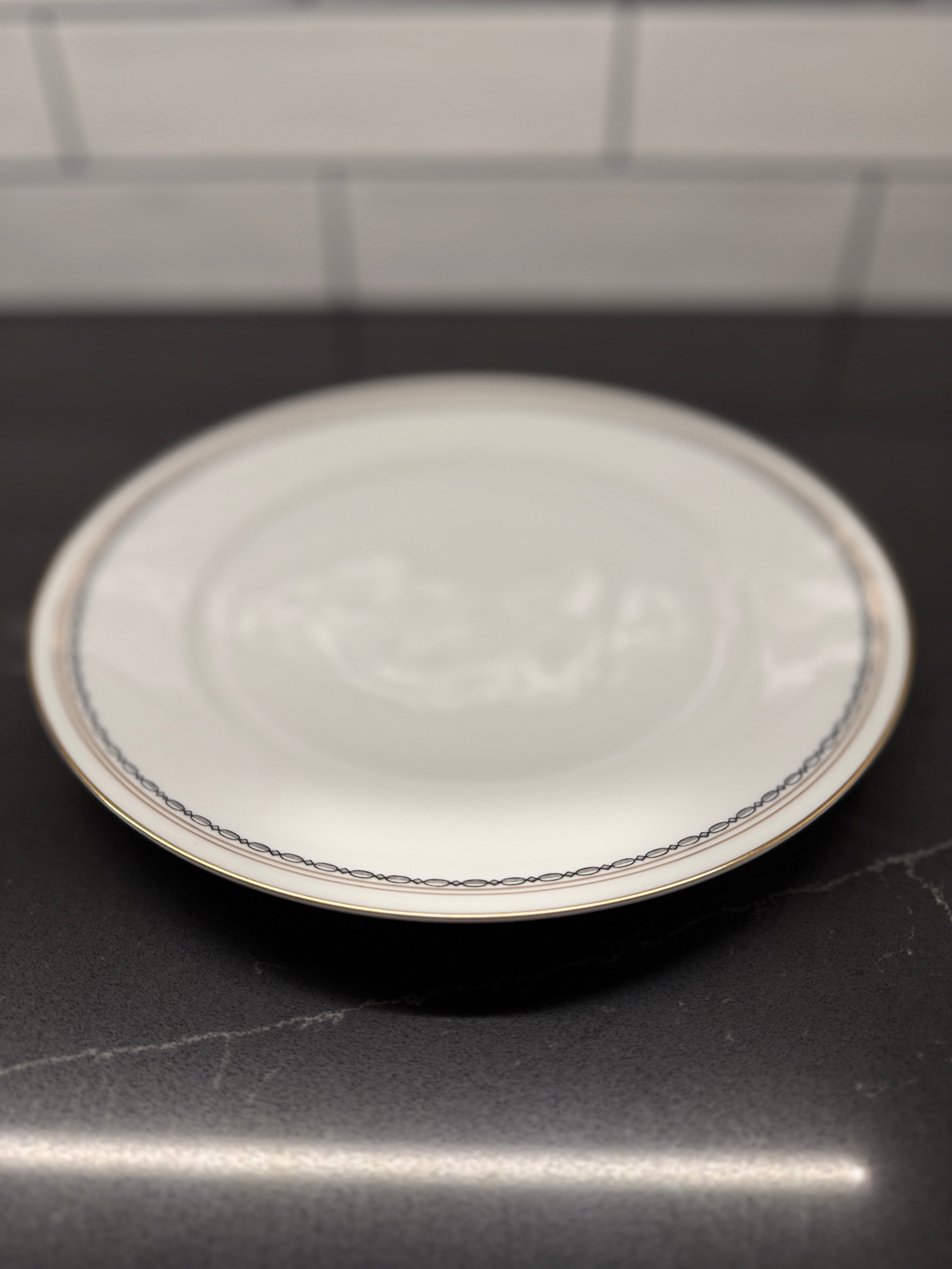 P.A. Arzberg Bavaria Porcelain Dinner Service — Gold Trim &amp; Chain Link Pattern, c. 1930–1950