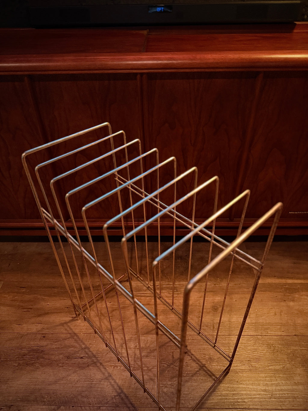Mid-Century Modern Wire LP Record Rack (c.1955–1965) – Gold-Tone Steel Vinyl Holder