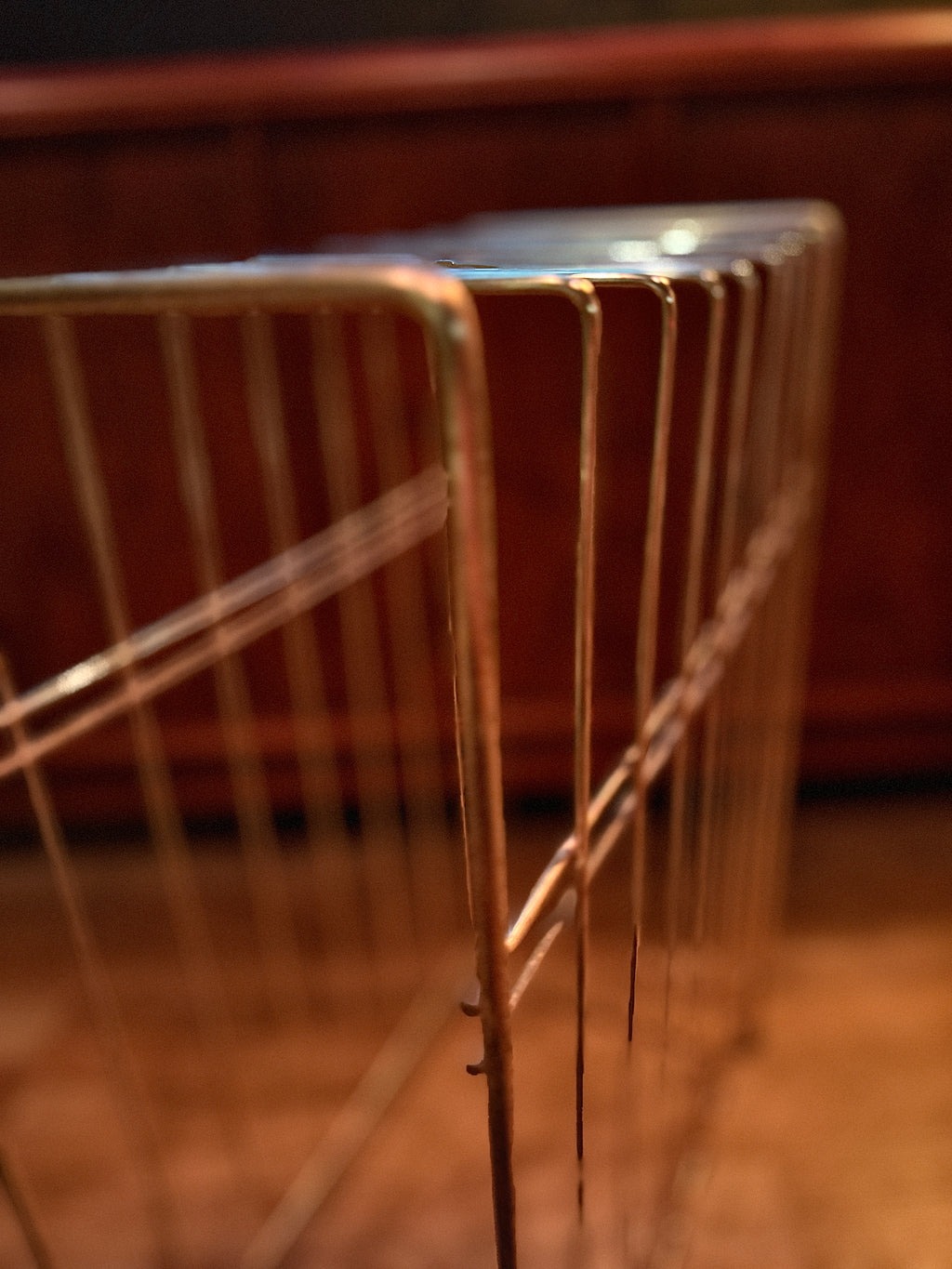 Mid-Century Modern Wire LP Record Rack (c.1955–1965) – Gold-Tone Steel Vinyl Holder