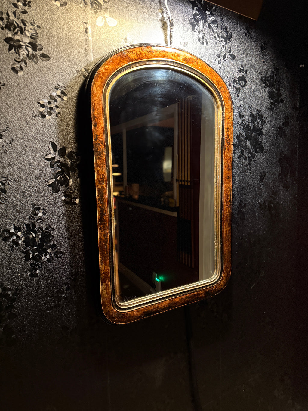 Antique Arched Faux-Burl Mirror (c.1890–1910) – Original Patina &amp; Early Silvered Glass