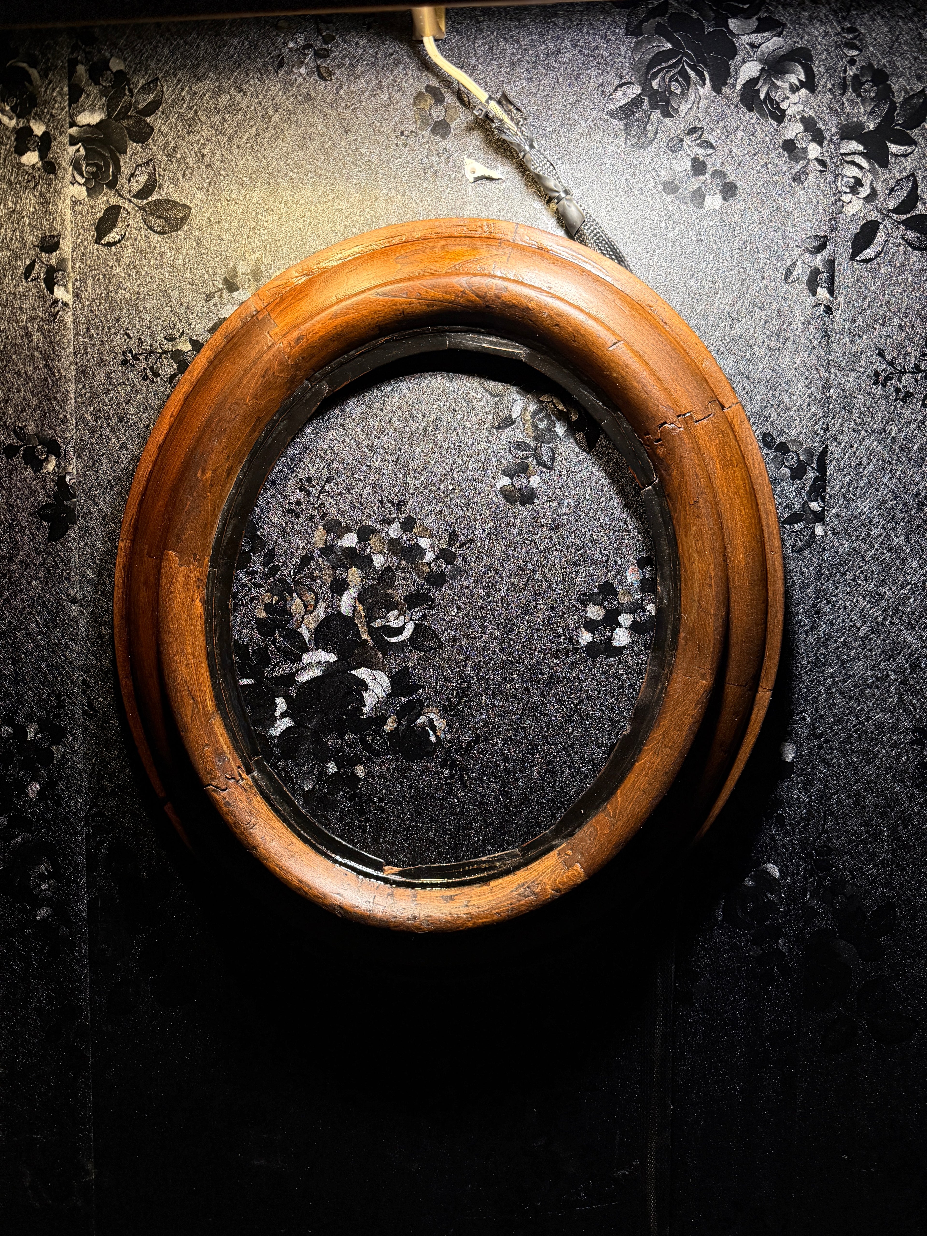 Victorian Steam-Bent Oval Frame (c.1870–1890) – Original Patina &amp; Maker’s Label