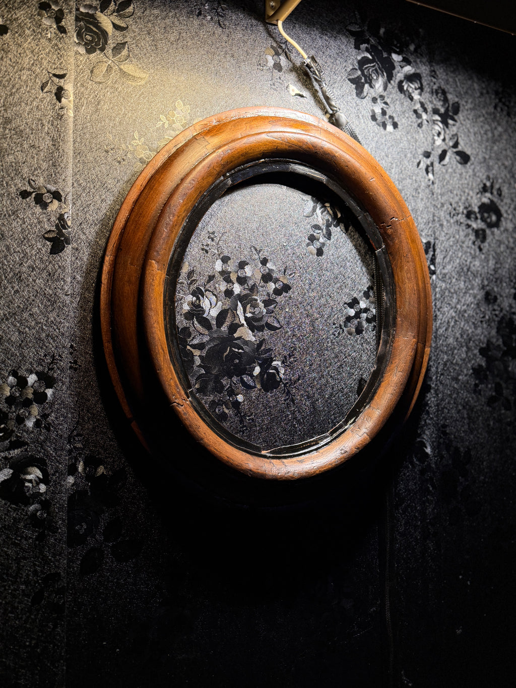 Victorian Steam-Bent Oval Frame (c.1870–1890) – Original Patina &amp; Maker’s Label